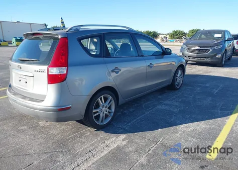 2011 Hyundai Elantra Touring Se z USA, uszkodzony, nr VIN KMHDC8AE3BU125261